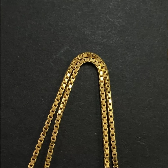 SOLD❤️ DIOR Gold Star Logo Circular Cutout Detail Necklace - Picture 9 of 11